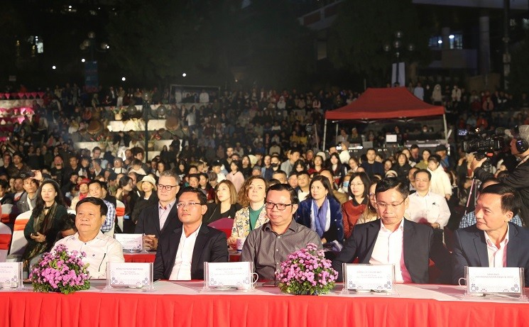 Festival Thổ cẩm Lào Cai - sắc màu văn hóa giữa miền sương mây Festival Thổ cẩm Lào Cai - sắc màu văn hóa giữa miền sương mây