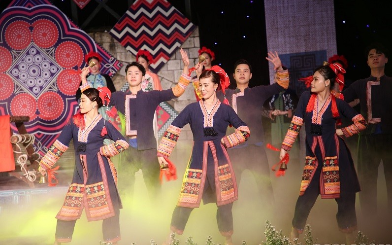 Festival Thổ cẩm Lào Cai - sắc màu văn hóa giữa miền sương mây Festival Thổ cẩm Lào Cai - sắc màu văn hóa giữa miền sương mây