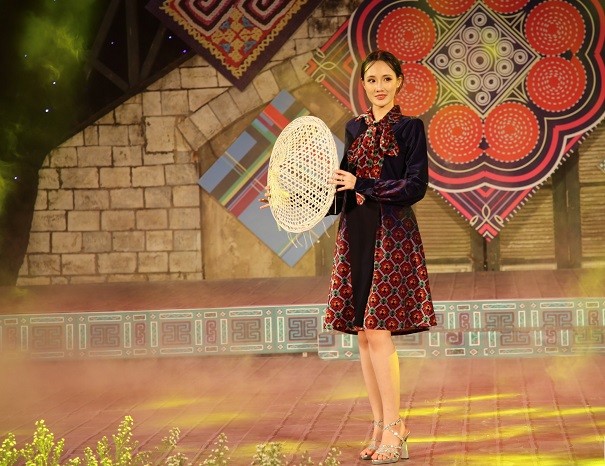 Festival Thổ cẩm Lào Cai - sắc màu văn hóa giữa miền sương mây Festival Thổ cẩm Lào Cai - sắc màu văn hóa giữa miền sương mây