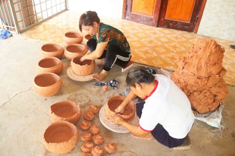 Phụ nữ Nghệ An bảo tồn và phát huy nghề truyền thống