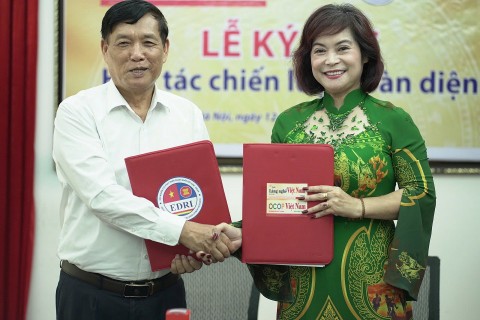 Thông cáo báo chí về việc hợp tác chiến lược toàn diện giữa Tạp chí Làng nghề Việt Nam và Viện nghiên cứu phát triển doanh nhân Việt Nam - ASEAN