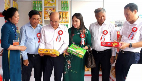 thai binh hoi cho gioi thieu san pham ocop le hoi banh va am thuc huyen vu thu nam 2024