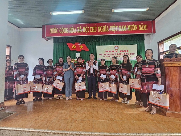 Bình Định: Rộn ràng Ngày hội Đại đoàn kết toàn dân tộc tại xã Bok Tới Bình Định: Rộn ràng Ngày hội Đại đoàn kết toàn dân tộc tại xã Bok Tới