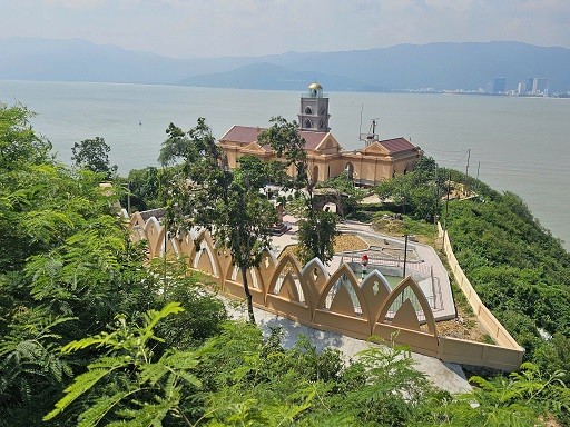 Vẻ đẹp độc đáo Lũy cổ Phương Mai Vẻ đẹp độc đáo Lũy cổ Phương Mai