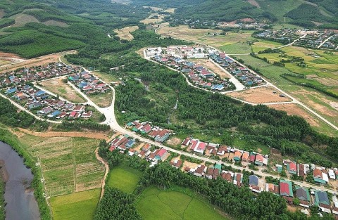 Bình Định: Sắc đỏ trên ngôi làng kiểu mẫu của đồng bào Hrê