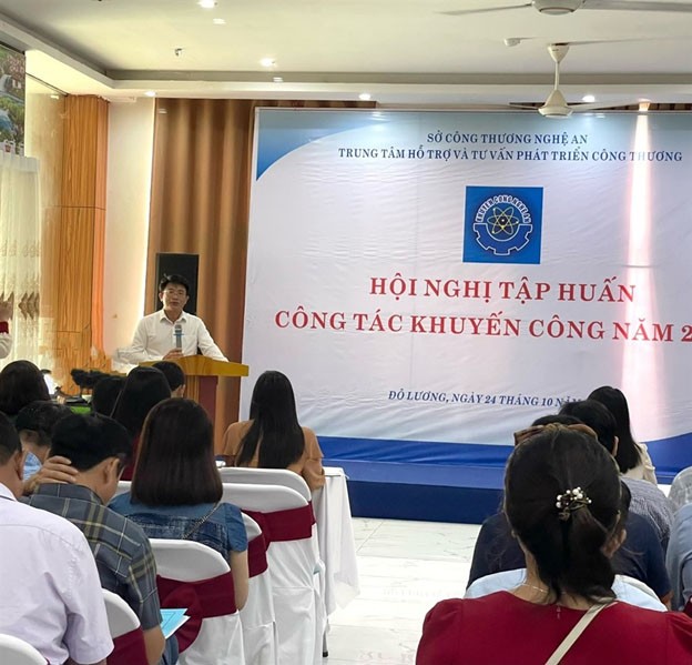 Ông Hoàng Minh Tuấn-Giám đốc Trung tâm phát biểu khai mạc hội nghị