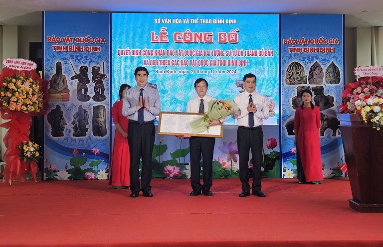 Bình Định: Hai tượng sư tử đá thành Đồ Bàn là bảo vật quốc gia