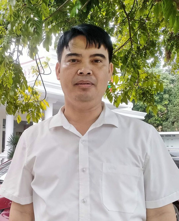 Thầy giáo Nguyễn Tài Luận, Bí thư Chi bộ, Hiệu trưởng Trường THCS Tiên Phong Thầy giáo Nguyễn Tài Luận, Bí thư Chi bộ, Hiệu trưởng Trường THCS Tiên Phong