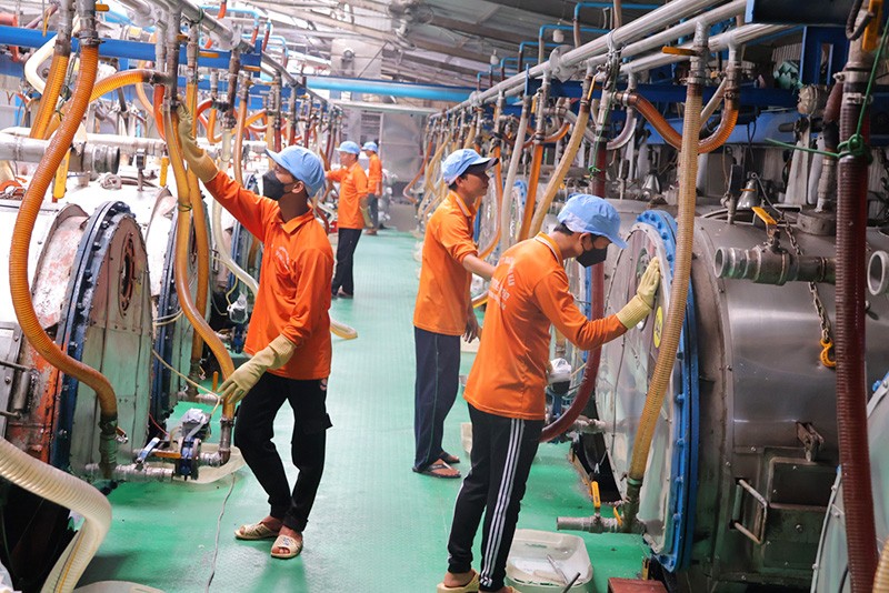 Dây chuyền sản xuất đường phèn tại Công ty TNHH Tân Dương Đồng Tháp (phường An Bình A, TP Hồng Ngự) Dây chuyền sản xuất đường phèn tại Công ty TNHH Tân Dương Đồng Tháp (phường An Bình A, TP Hồng Ngự)