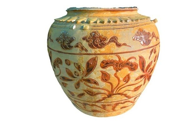 Bảo vật có đường kính miệng 30 cm, đường kính thân rộng nhất 48 cm, đường kính đáy 34 cm. Bảo vật có đường kính miệng 30 cm, đường kính thân rộng nhất 48 cm, đường kính đáy 34 cm.