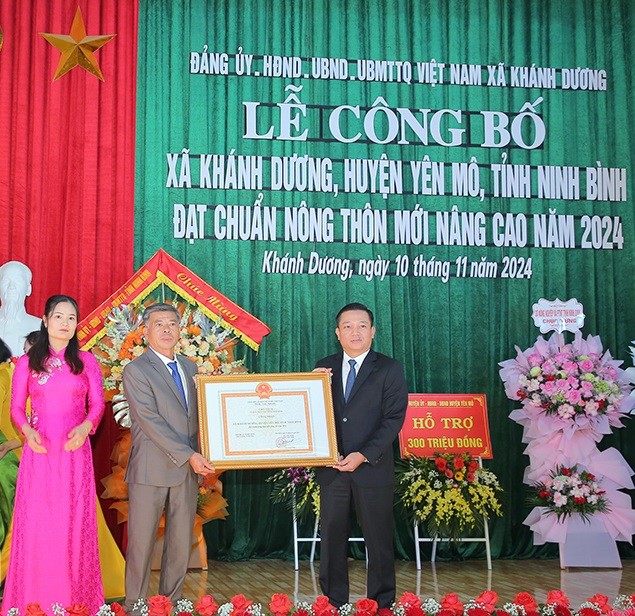 Ninh Bình: Xã Khánh Dương đón nhận Bằng đạt chuẩn nông thôn mới nâng cao Ninh Bình: Xã Khánh Dương đón nhận Bằng đạt chuẩn nông thôn mới nâng cao