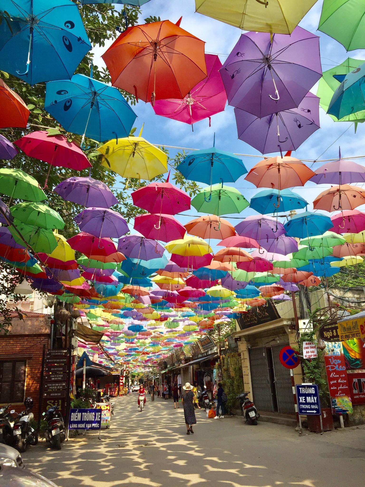 Hà Nội: Tinh hoa nghề lụa truyền thống hội tụ tại làng nghề Vạn Phúc