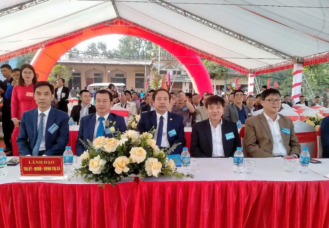 Xã Sơn Đông, TX Sơn Tây (Hà Nội): Tổ chức lễ đón nhận Bằng công nhận làng nghề mộc Vạn An đạt danh hiệu Xã Sơn Đông, TX Sơn Tây (Hà Nội): Tổ chức lễ đón nhận Bằng công nhận làng nghề mộc Vạn An đạt danh hiệu