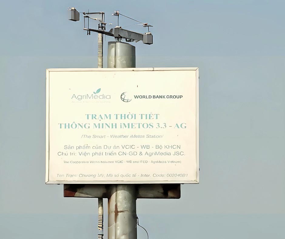 ợp tác xã Rau quả sạch Chúc Sơn cũng là một trong những đơn vị đầu tiên trên địa bàn huyện Chương Mỹ được tiếp cận và áp dụng công nghệ viễn thám, hệ thống quan trắc thời tiết áp dụng vào sản xuất rau an toàn. 