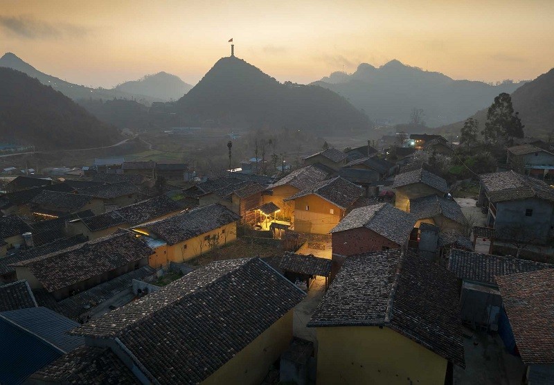 Giải Khuyến khích - Tác phẩm ảnh: Bản làng thức giấc - Tác giả: Đào Văn Vinh (Hà Nội) Giải Khuyến khích - Tác phẩm ảnh: Bản làng thức giấc - Tác giả: Đào Văn Vinh (Hà Nội)