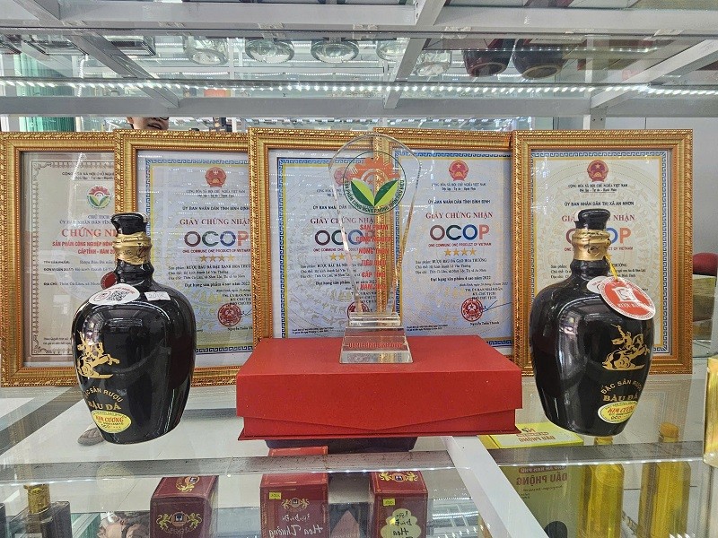 Sản phẩm rượu Bàu Đá tại Làng nghề rượu Báu Đá nổi tiếng của TX An Nhơn 