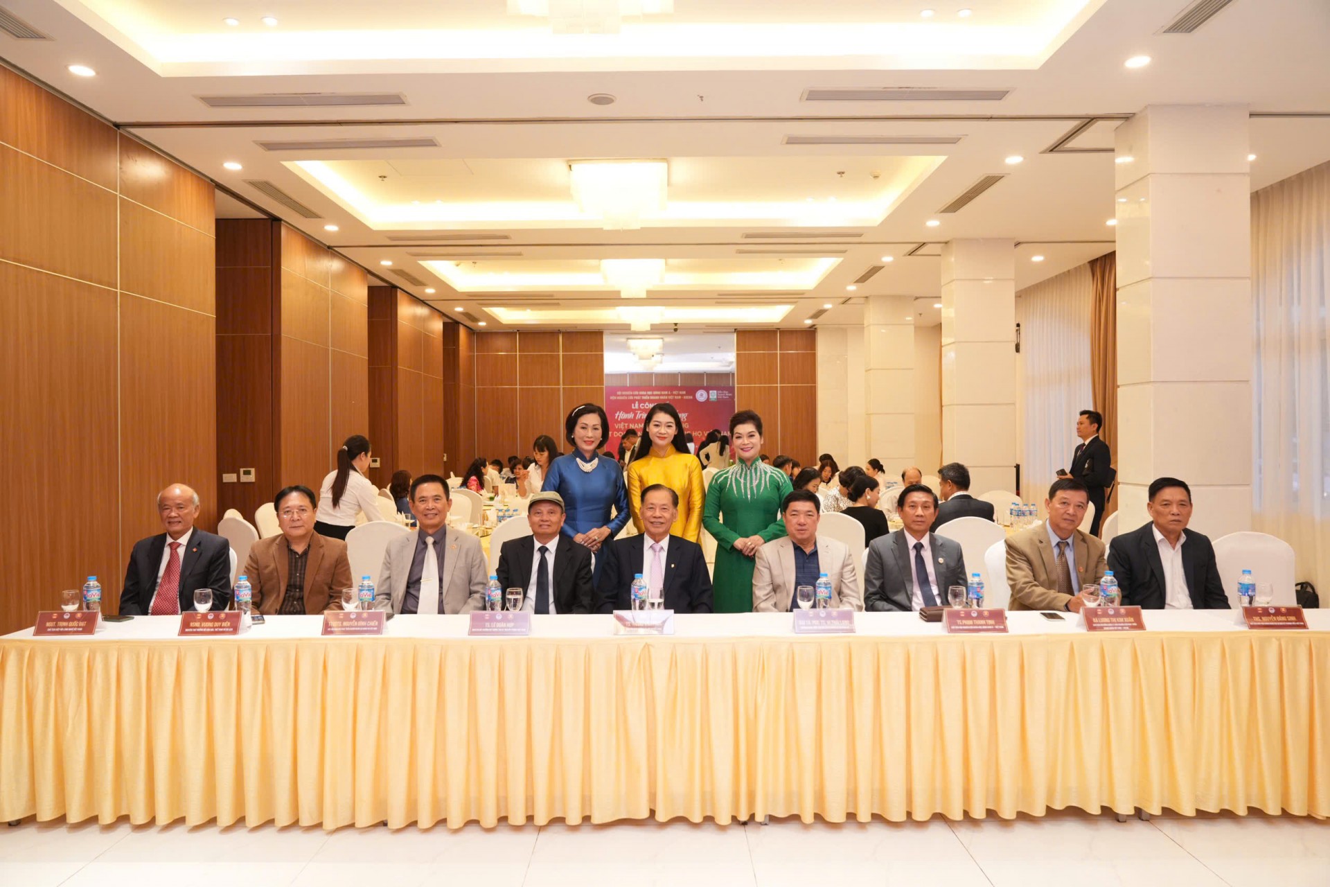 Hành trình Khát vọng Việt Nam Hùng cường – Phát triển nền kinh tế xanh bền vững, tôn vinh làng nghề và sản phẩm Ocop Hành trình Khát vọng Việt Nam Hùng cường – Phát triển nền kinh tế xanh bền vững, tôn vinh làng nghề và sản phẩm Ocop