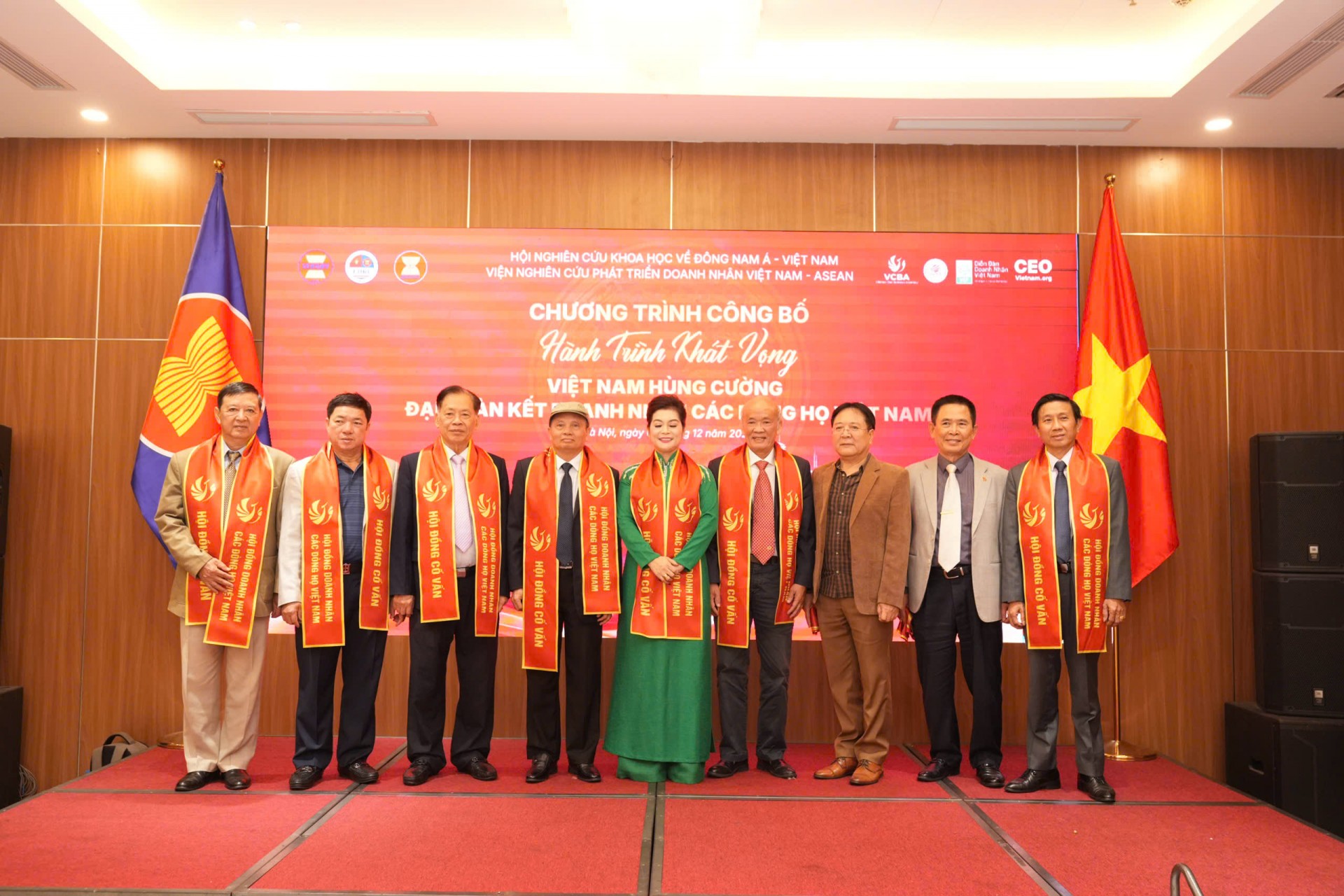 Hành trình Khát vọng Việt Nam Hùng cường – Phát triển nền kinh tế xanh bền vững, tôn vinh làng nghề và sản phẩm Ocop Hành trình Khát vọng Việt Nam Hùng cường – Phát triển nền kinh tế xanh bền vững, tôn vinh làng nghề và sản phẩm Ocop