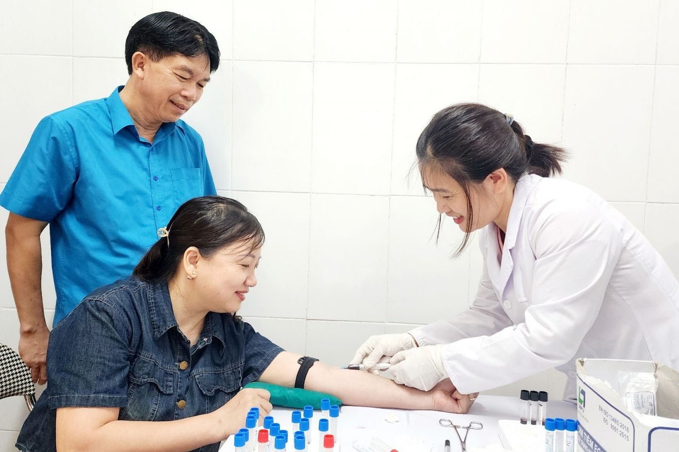 Hà Tĩnh tập trung nâng cao chất lượng dịch vụ tại các cơ sở khám, chữa bệnh trên toàn tỉnh. Hà Tĩnh tập trung nâng cao chất lượng dịch vụ tại các cơ sở khám, chữa bệnh trên toàn tỉnh.