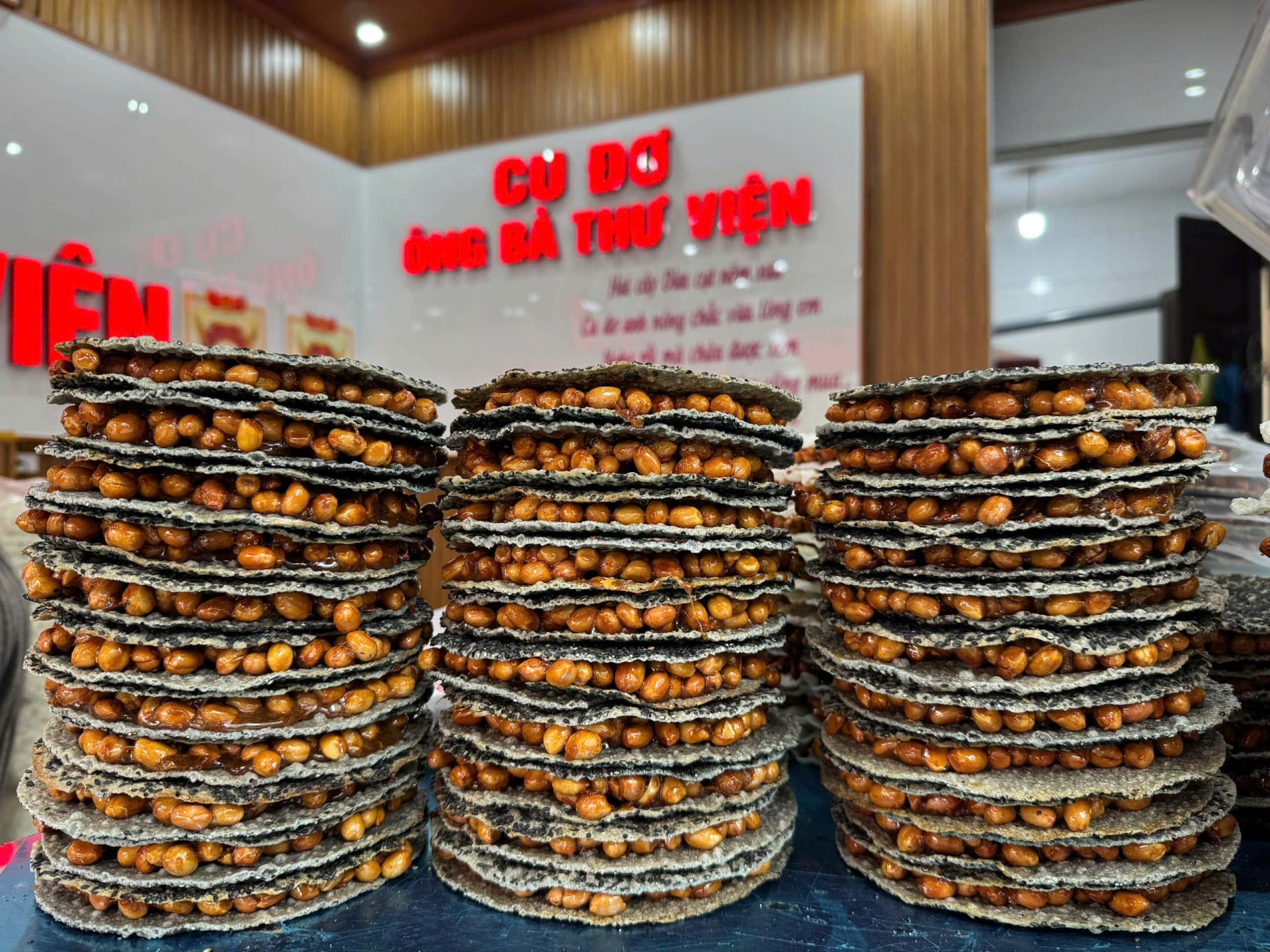 Cu Đơ Ông Bà Thư Viện - Mật ngọt gừng cay thấm đượm tấm lòng người dân xứ Nghệ Cu Đơ Ông Bà Thư Viện - Mật ngọt gừng cay thấm đượm tấm lòng người dân xứ Nghệ