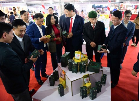 khai mac hoi cho trien lam san pham cong nghiep nong thon san pham ocop tai huyen ba vi