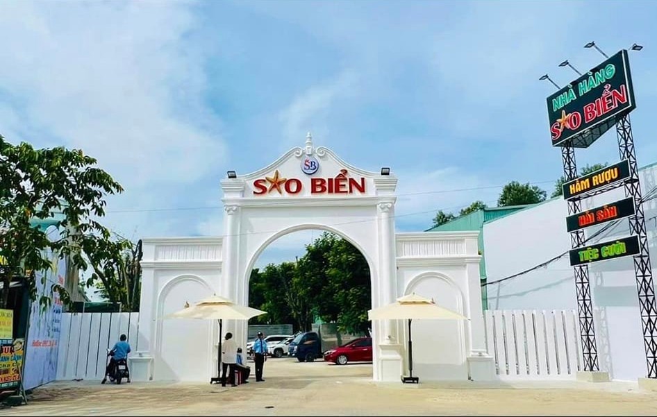 Tay ngang lập chuỗi nhà hàng Tay ngang lập chuỗi nhà hàng