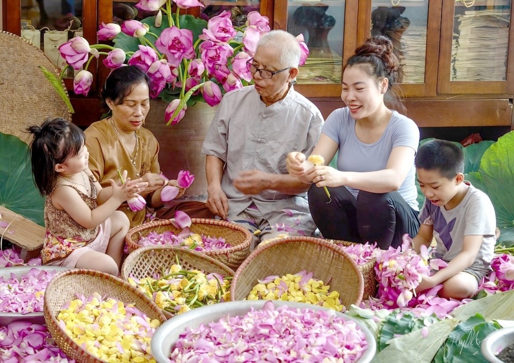 Phường Quảng An, quận Tây Hồ đón nhận 2 danh hiệu nghề truyền thống Hà Nội