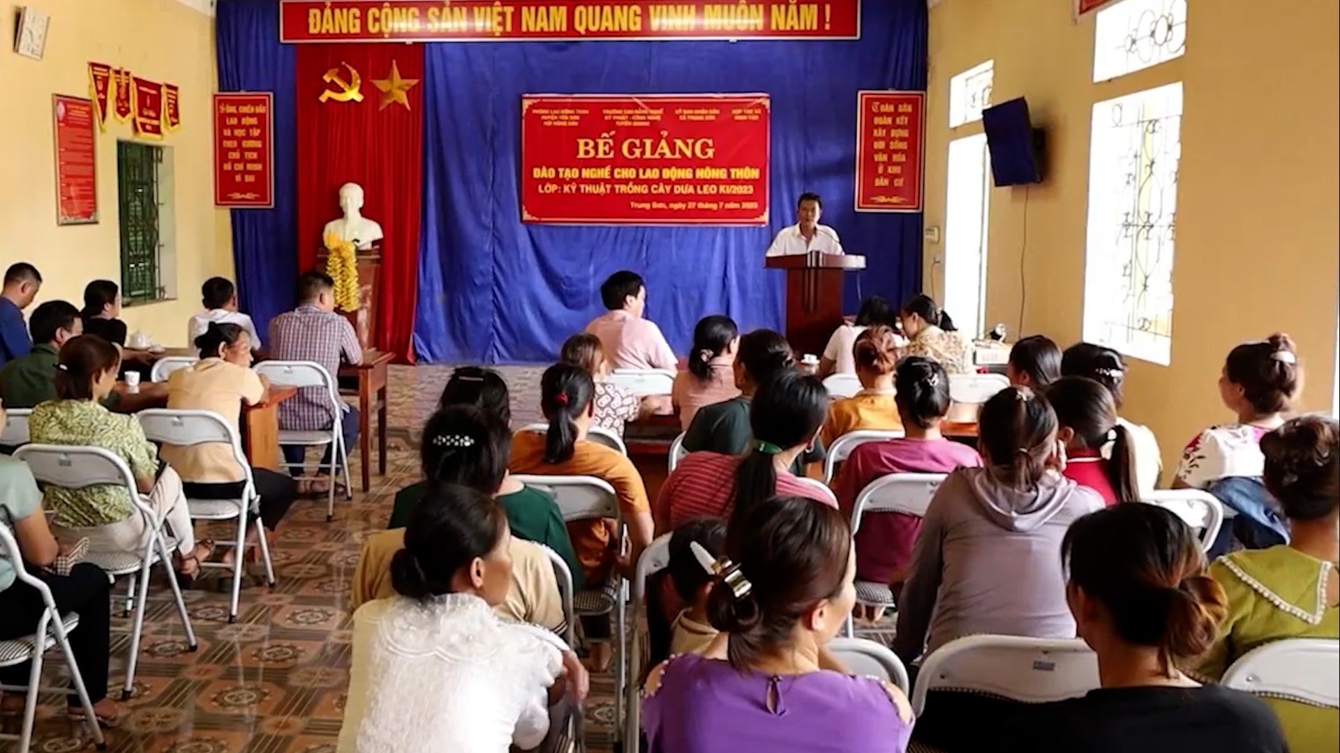 Bế giảng lớp kỹ thuật trồng cây dưa leo tại xã Trung Sơn, huyện Yên Sơn, tỉnh Tuyên Quanghuyện Yên Sơn, tỉnh Tuyên Quang Bế giảng lớp kỹ thuật trồng cây dưa leo tại xã Trung Sơn, huyện Yên Sơn, tỉnh Tuyên Quanghuyện Yên Sơn, tỉnh Tuyên Quang