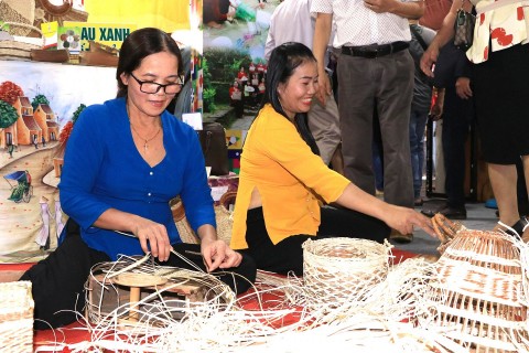 200 doanh nghiep hoi tu tai tphcm cung tinh hoa lang nghe va ocop