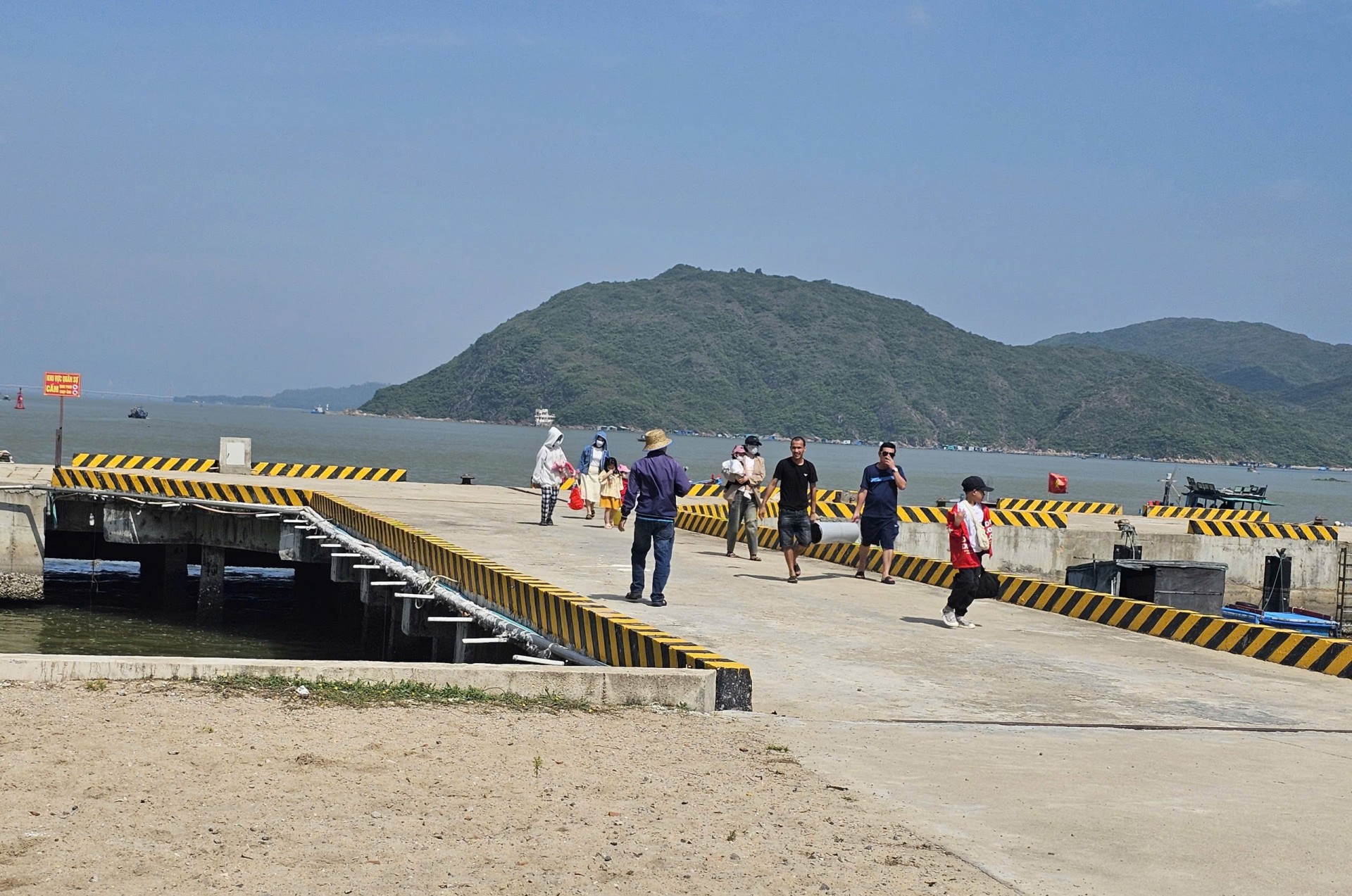 Bình Định phấn đấu đón 10 triệu lượt khách trong năm 2025 Bình Định phấn đấu đón 10 triệu lượt khách trong năm 2025