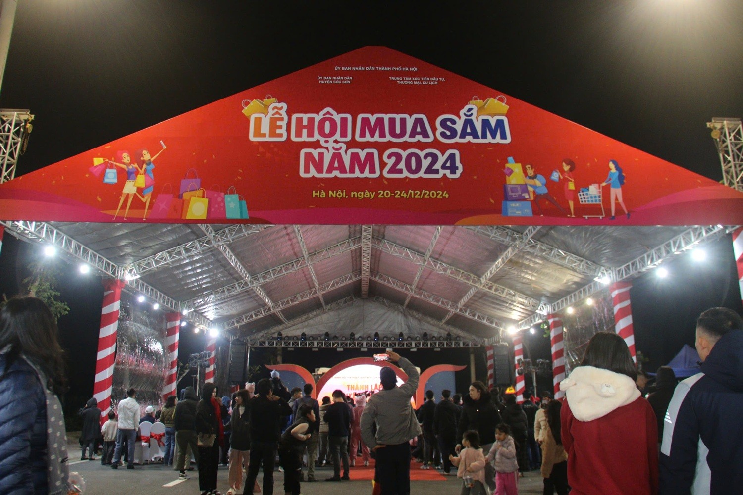 Lễ hội năm nay được tổ chức với chủ đề Lễ hội mua sắm nông sản, quảng bá văn hóa gắn kết du lịch tại Sóc Sơn Lễ hội năm nay được tổ chức với chủ đề Lễ hội mua sắm nông sản, quảng bá văn hóa gắn kết du lịch tại Sóc Sơn