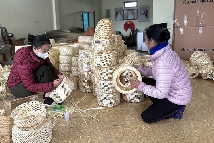 Nghề mây tre đan tại xã Hải Nhân, thị xã Nghi Sơn tạo việc làm cho hàng trăm lao động. Nghề mây tre đan tại xã Hải Nhân, thị xã Nghi Sơn tạo việc làm cho hàng trăm lao động.