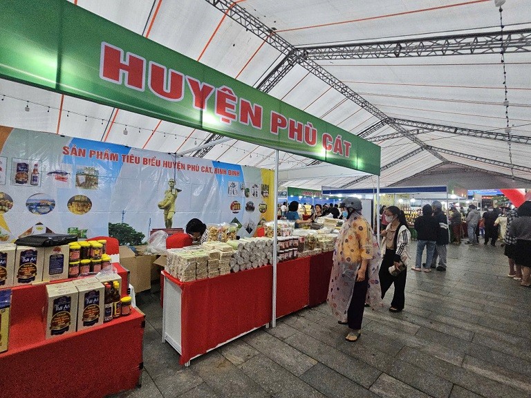 Đặc sắc Phiên chợ nông sản Bình Định lần thứ III năm 2024 Đặc sắc Phiên chợ nông sản Bình Định lần thứ III năm 2024