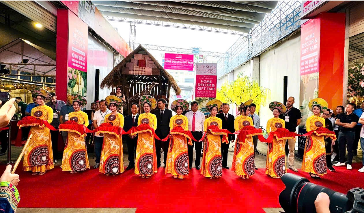 Sở Công Thương Hà Nội kết nối nhiều sản phẩm Thủ công mỹ nghệ làng nghề tại LifeStyle Việt Nam 2024 Sở Công Thương Hà Nội kết nối nhiều sản phẩm Thủ công mỹ nghệ làng nghề tại LifeStyle Việt Nam 2024