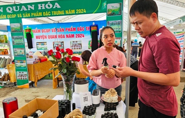 Có thêm nhiều sản phẩm tinh dầu ở Thanh Hóa được người tiêu dùng lựa chọn. Có thêm nhiều sản phẩm tinh dầu ở Thanh Hóa được người tiêu dùng lựa chọn.