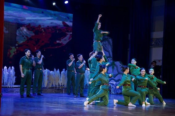 Văn nghệ tri ân hướng đến kỷ niệm ngày Truyền thống Bộ đội Biên phòng Văn nghệ tri ân hướng đến kỷ niệm ngày Truyền thống Bộ đội Biên phòng