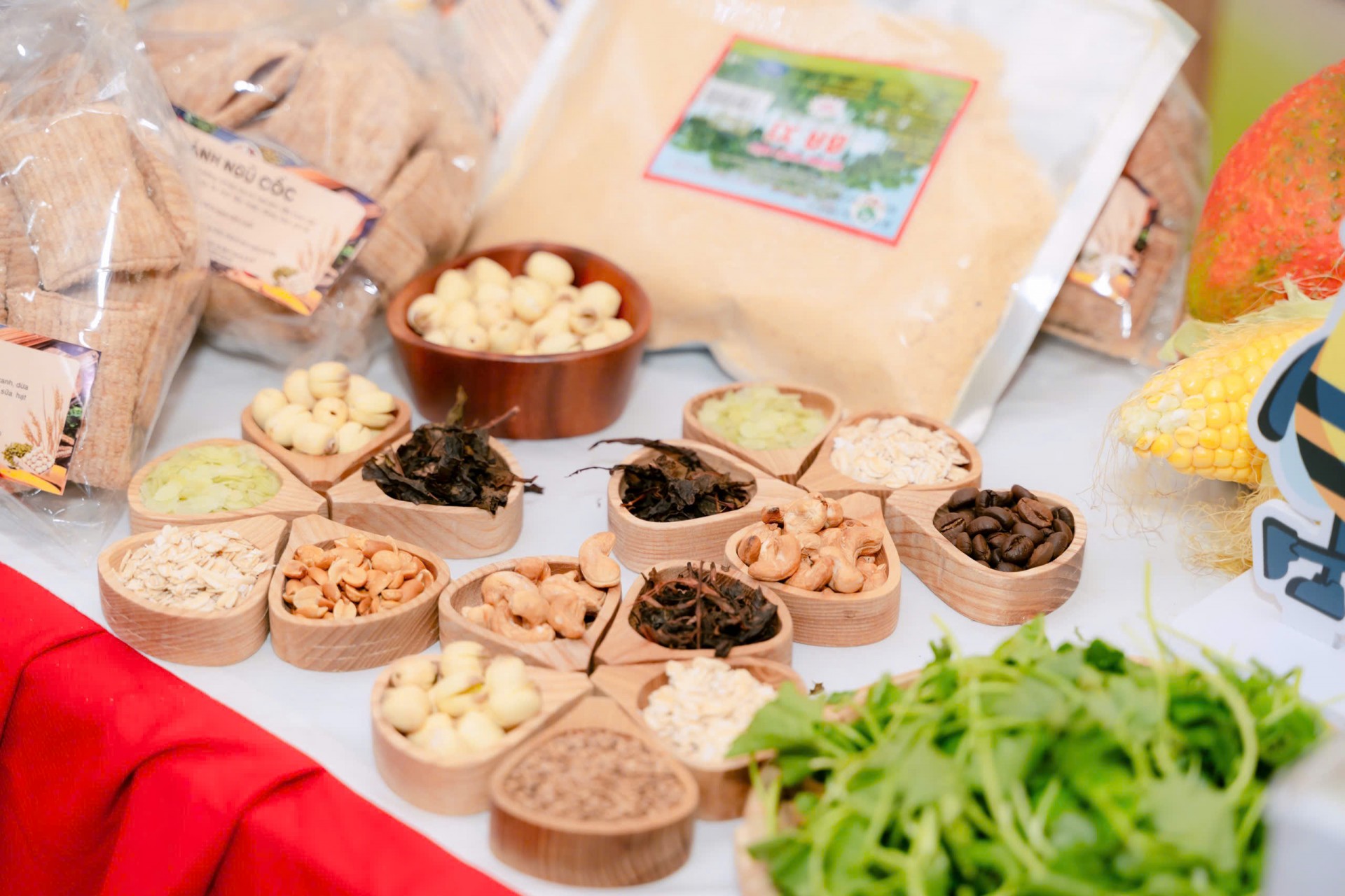 TP.HCM: Đông đảo người dân hưởng ứng lễ hội tôn vinh nông sản Việt  TP.HCM: Đông đảo người dân hưởng ứng lễ hội tôn vinh nông sản Việt