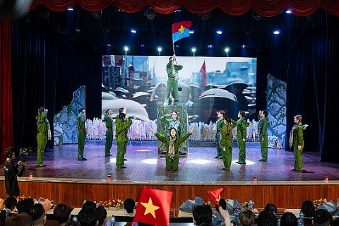 Văn nghệ tri ân hướng đến kỷ niệm ngày Truyền thống Bộ đội Biên phòng