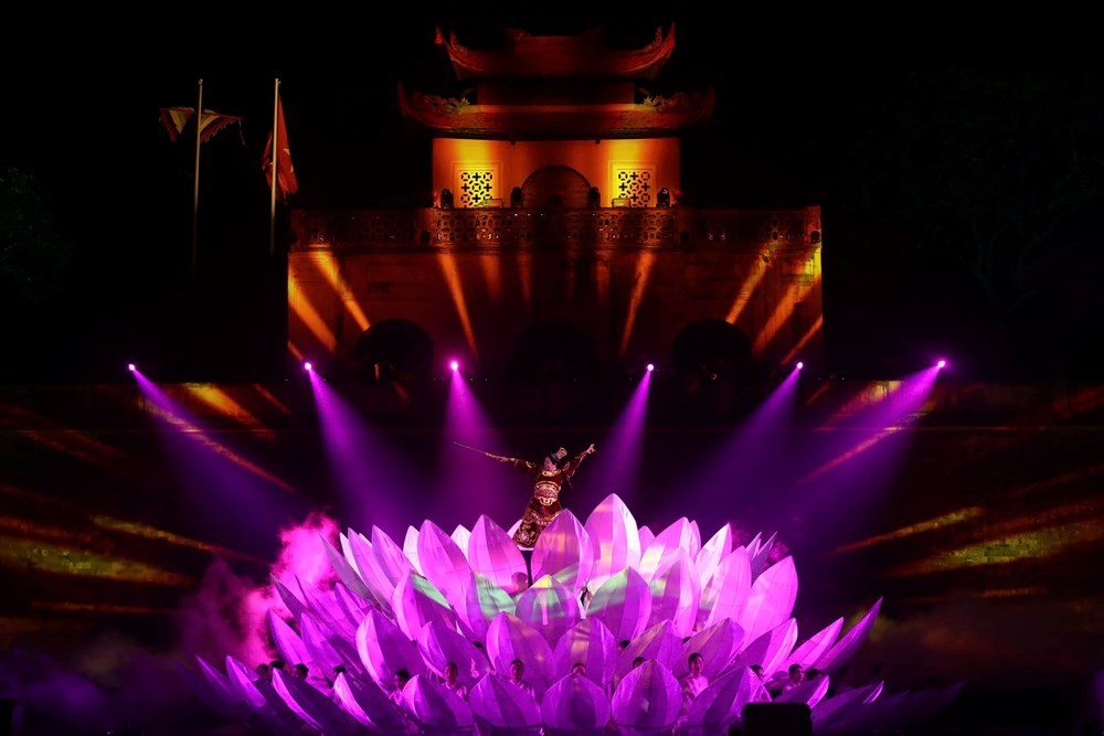 Phát huy giá trị văn hóa Việt Nam qua lăng kính nghệ thuật thực cảnh Phát huy giá trị văn hóa Việt Nam qua lăng kính nghệ thuật thực cảnh