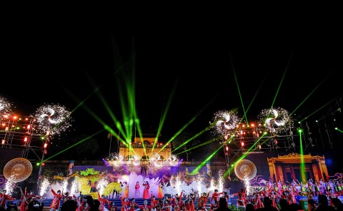 phat huy gia tri van hoa viet nam qua lang kinh nghe thuat thuc canh viet nam huyen su dien ca thang long tu tran