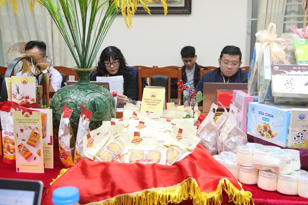 Sản phẩm từ các quận, huyện và thị xã tham dự hội nghị. Sản phẩm từ các quận, huyện và thị xã tham dự hội nghị.