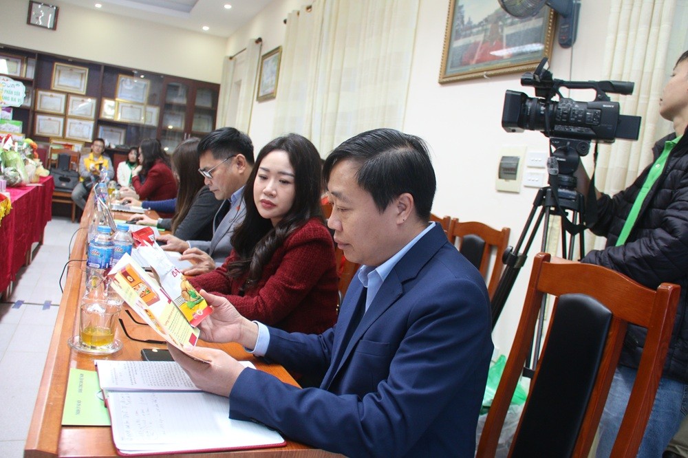 Hội đồng OCOP thành phố Hà Nội đánh giá, phân hạng các sản phẩm tại hội nghị. Hội đồng OCOP thành phố Hà Nội đánh giá, phân hạng các sản phẩm tại hội nghị.