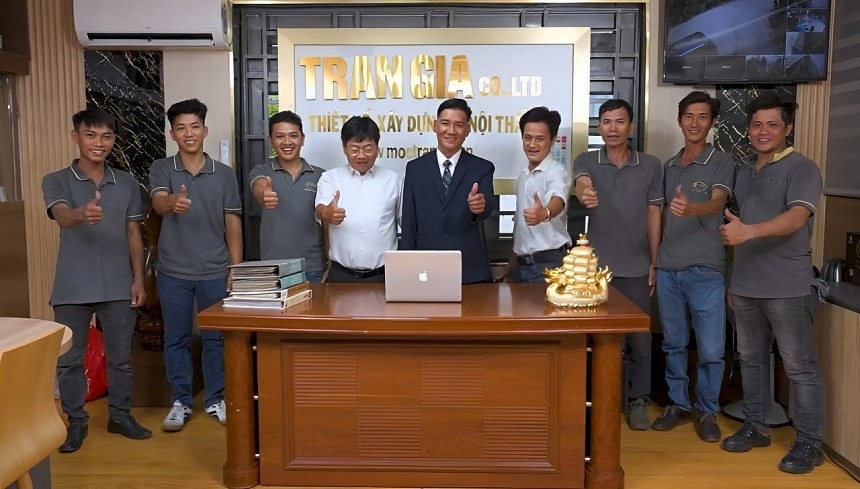 Đội ngũ chuyên viên Trần Gia với hơn 10 năm kinh nghiệm thiết kế, thi công sản phẩm nội thất chất lượng từ gỗ Đội ngũ chuyên viên Trần Gia với hơn 10 năm kinh nghiệm thiết kế, thi công sản phẩm nội thất chất lượng từ gỗ