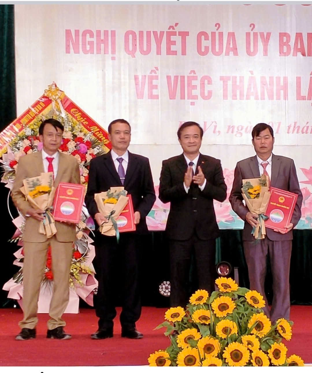 Huyện Ba Vì (Hà Nội) : Tổ chức Lễ công bố nghị quyết của UBTV Quốc Hội về việc thành lập xã Phú Hồng