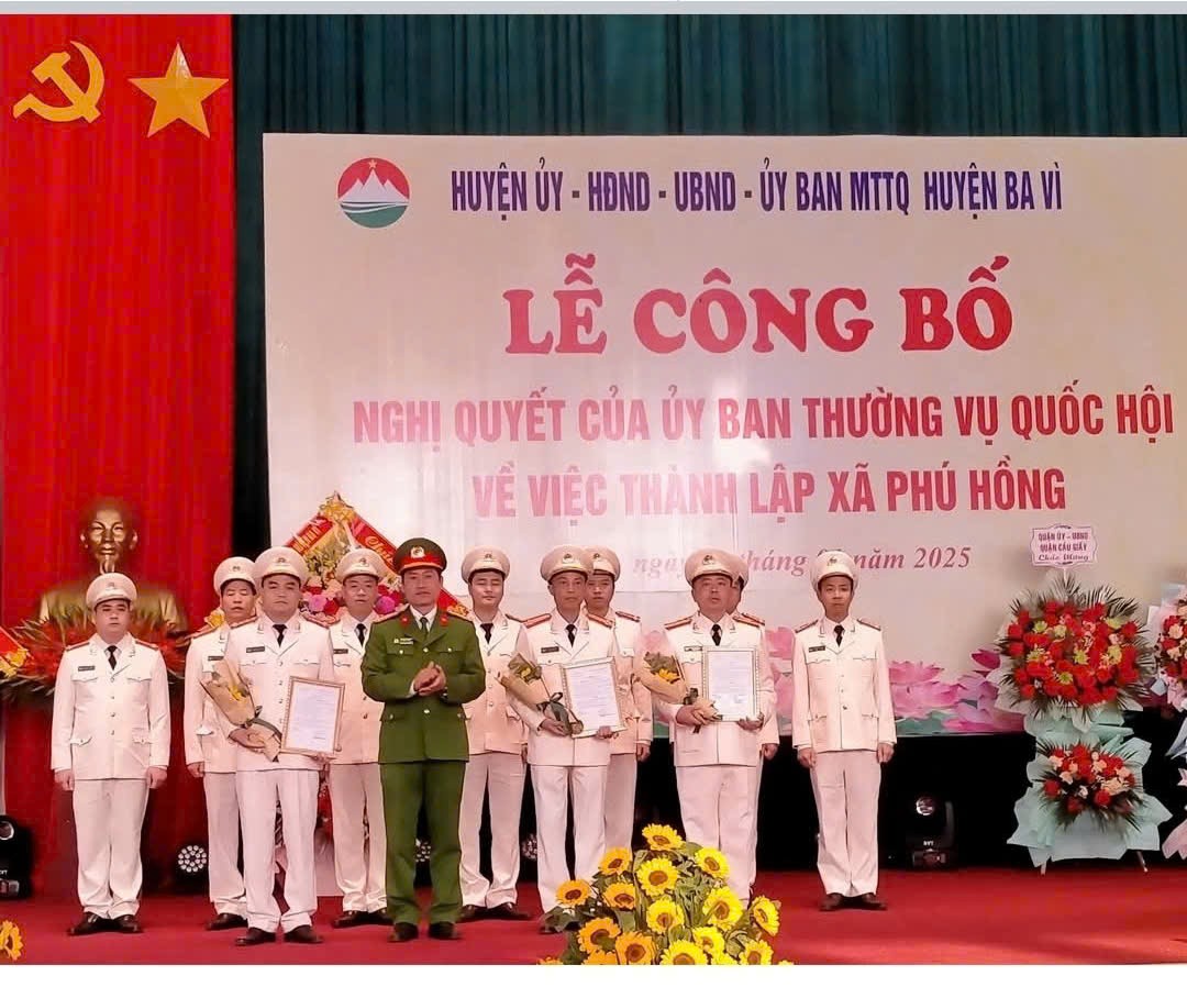 Huyện Ba Vì (Hà Nội) : Tổ chức Lễ công bố nghị quyết của UBTV Quốc Hội về việc thành lập xã Phú Hồng