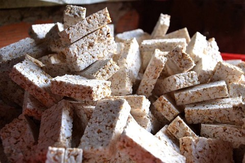 Làng nghề bánh nổ Điền Trang