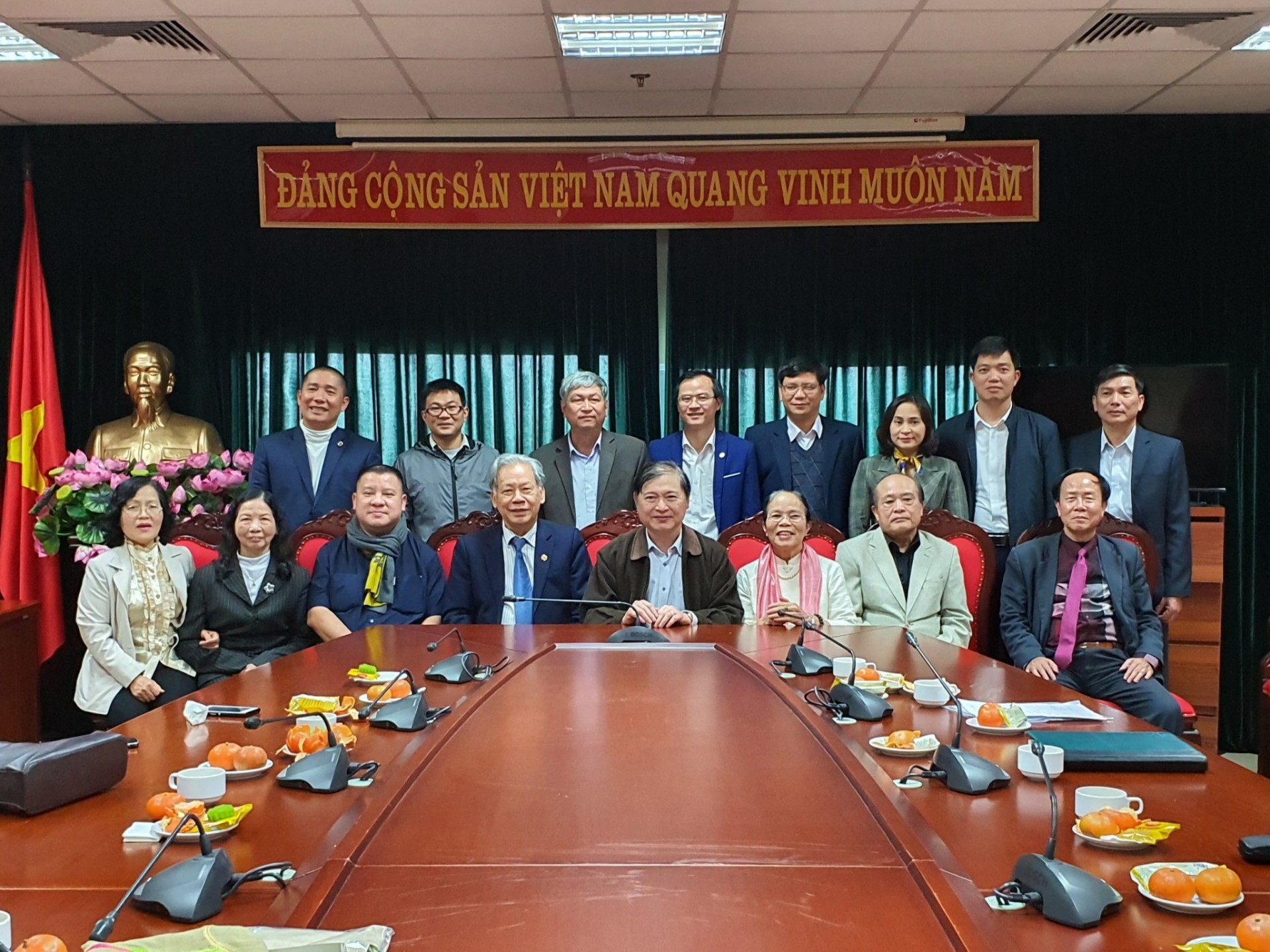 “Lụa nàng sen” và câu chuyện nghề dệt lụa tơ sen ở Mỹ Đức “Lụa nàng sen” và câu chuyện nghề dệt lụa tơ sen ở Mỹ Đức