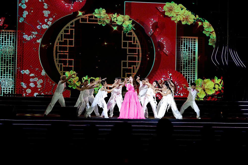 Festival hoa Mê Linh lần thứ 2: Vinh danh giá trị nghề trồng hoa Festival hoa Mê Linh lần thứ 2: Vinh danh giá trị nghề trồng hoa