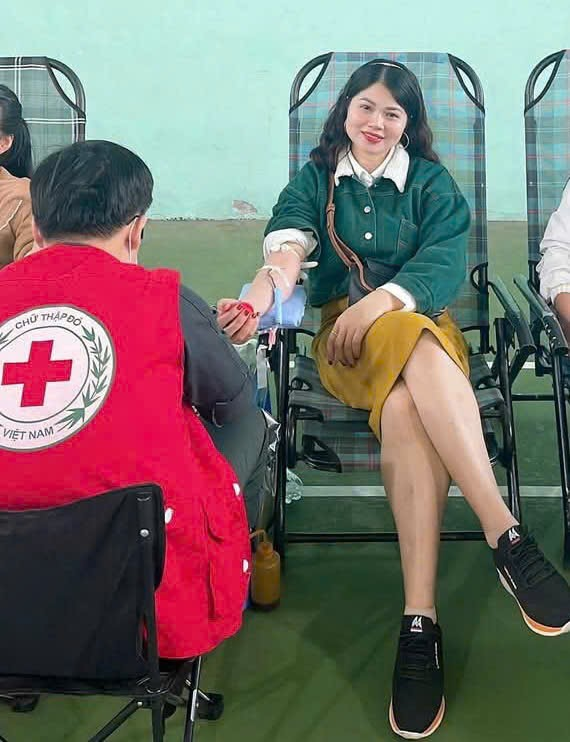 Cô Phạm Thị Hậu – Tham gia hiến máu thông qua các cuộc vận động do Hội Chữ thập đỏ tỉnh Thanh Hóa tổ chức phát động