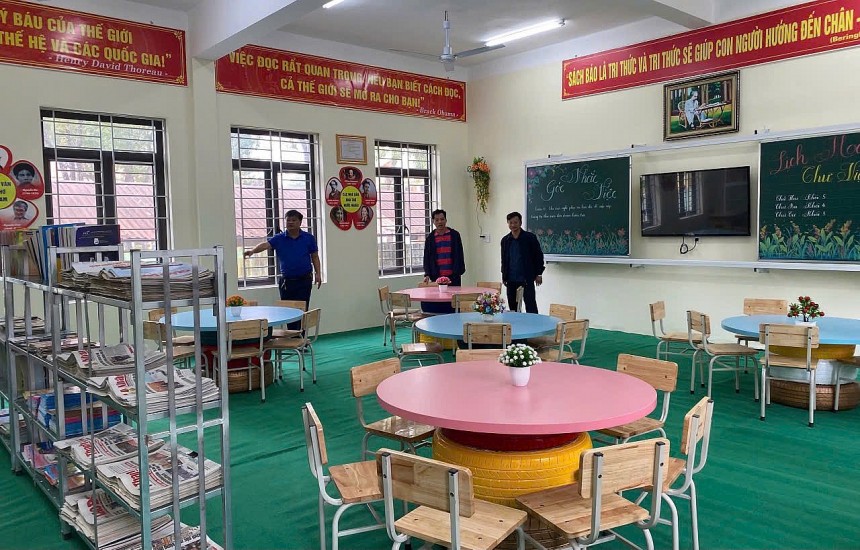 Phòng đọc cho giáo viên được thiết kế và xây dựng khang trang, đầy đủ công năng phục vụ tốt cho công tác dạy và học